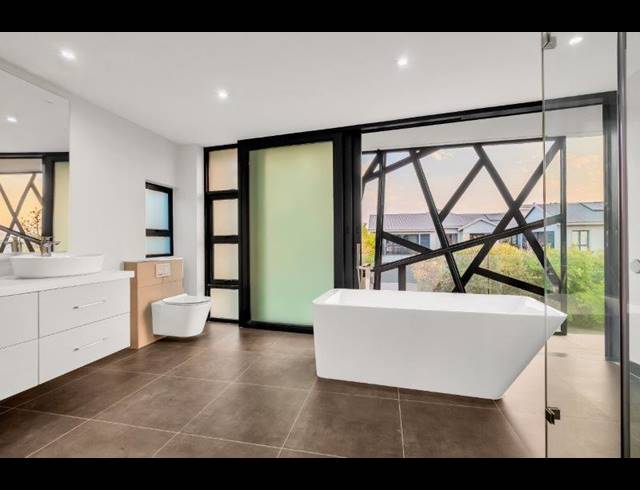 5 BEDROOM HOUSE FOR SALE IN STEYN CITY